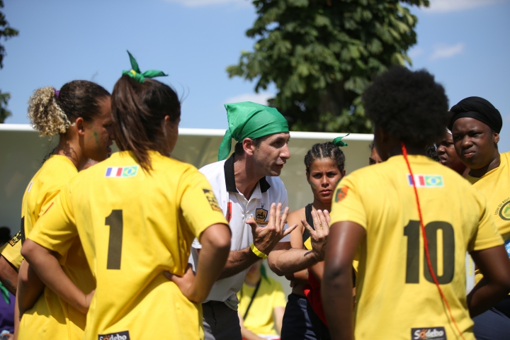  Last instructions from the Brazilian coach during the last match of the Franco-Brazilian team. After two weeks of touring together, the rugbywomen of Sao Paulo and Pantin are living the last moments of their adventure before the Brazilian women leave for Sao Paulo. The trial at the end of the world is a sporting, social and solidarity project that brought together young rugbywomen from the Rugby Para Todos club from one of the largest Favelas in Sao-Paulo (Brazil) and the Olympique de Pantin in Seine-Saint-Denis (France) for a two-week tour on French courts. Pantin, France. July 06, 2019.?Derni?res consignes du coach br?silien lors du dernier match de l'?quipe franco-br?silienne. Apr?s deux semaines de tourn?e ensemble les rugbywomen de Sao Paulo et de Pantin vivent les derniers instants de leur aventure avant que les br?siliennes ne repartent chez elles ? Sao Paulo. L'essai du bout du monde, est un projet sportif, social et solidaire qui a r?uni des jeunes rugbywomen du club de Rugby Para Todos issu de l'une des plus grandes Favelas de Sao-Paulo (Br?sil) et de l'Olympique de Pantin en Seine-Saint-Denis (France) pour une tourn?e des deux semaines sur les terrains fran?ais. Pantin, France. 06 juillet, 2019.