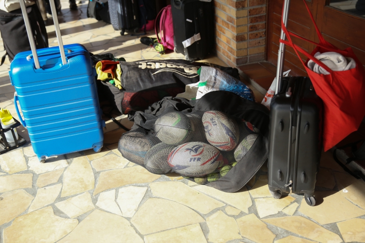  Luggage was dropped off waiting for a friendly game. The try from the other side of the world, is a sporting, social and solidarity project that brought together young rugbywomen from the Rugby Para Todos club from one of the largest Favelas in Sao-Paulo (Brazil) and the Olympique de Pantin in Seine-Saint-Denis (France) for a two-week tour on French rugby courts. Bordeaux, France. June 28, 2019.?Des bagages ont ?t? d?pos?s en attandant un match amical. L'essai du bout du monde, est un projet sportif, social et solidaire qui a r?uni des jeunes rugbywomen du club de Rugby Para Todos issu de l'une des plus grandes Favelas de Sao-Paulo (Br?sil) et de l'Olympique de Pantin en Seine-Saint-Denis (France) pour une tourn?e des deux semaines sur les terrains fran?ais. Bordeaux, France. 28 juin, 2019.